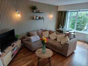 Sunlit garden bungalow